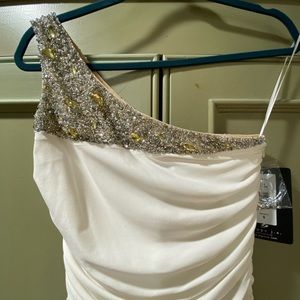 JS Boutique gown, size 6, NWT